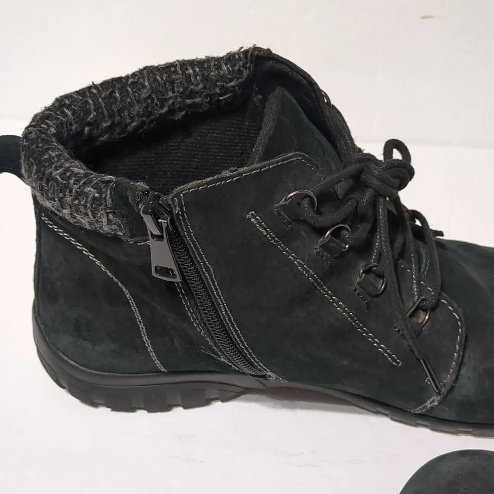 Propet  Delaney Ankle Booties Black  Suede women 8.5